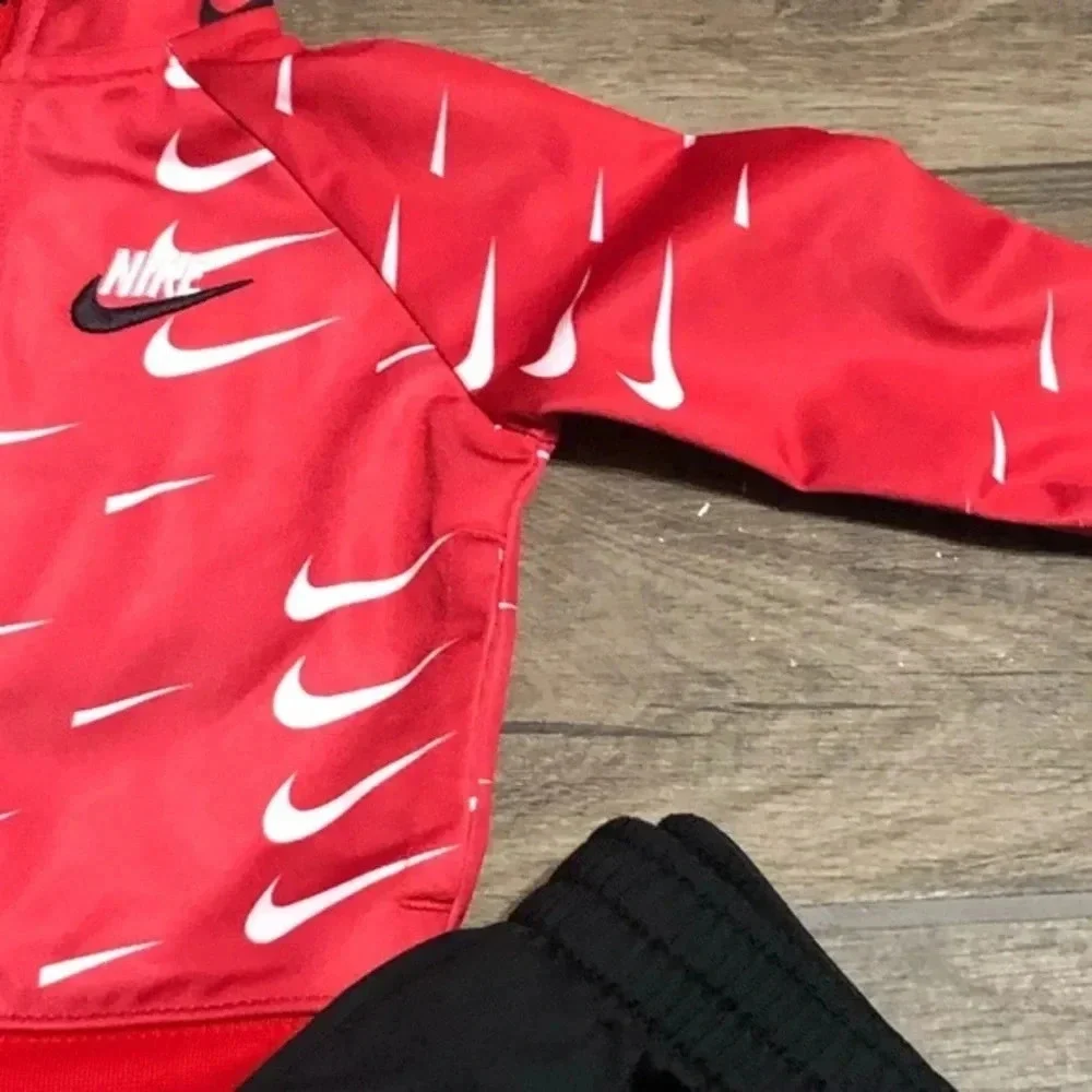 NWT Nike jogger set NWT activewear sportswear fandom - Picture 4 of 4